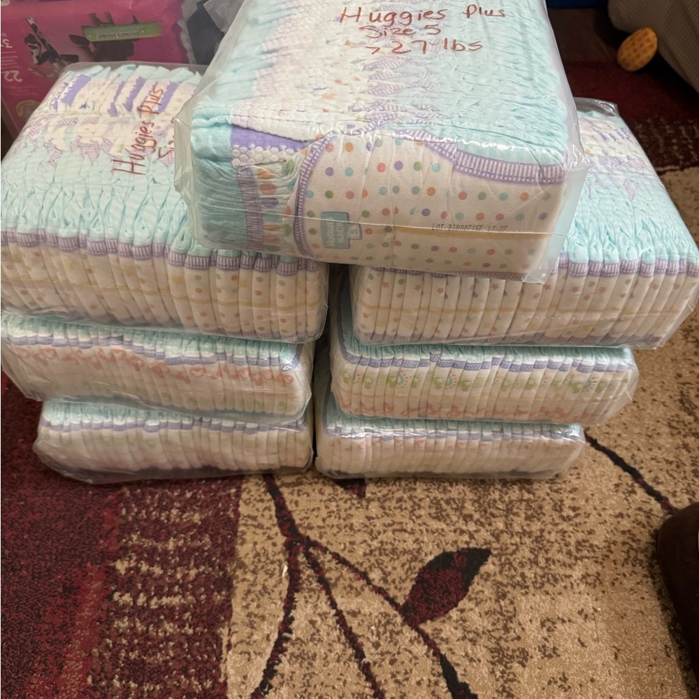 NWT Huggies Plus diapers, size 5
